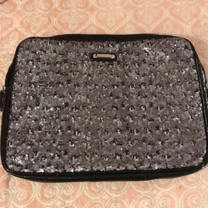 Laptop Case 👻 CLOSET CLOSING 👻